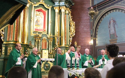 Wyrosły z wiary, wyrażają wiarę i w nich jest wiara całych pokoleń