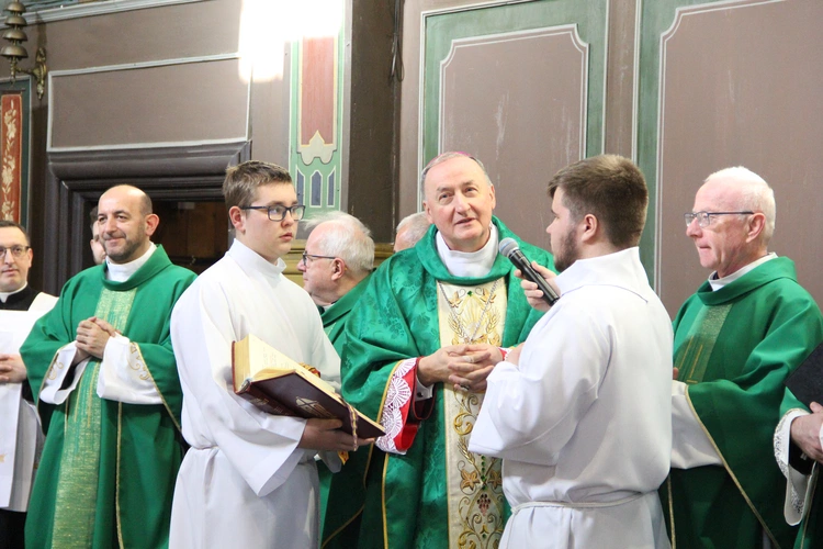 Dąbrowa Tarnowska. Poświęcenie odnowionego ołtarza, obrazu i ambony