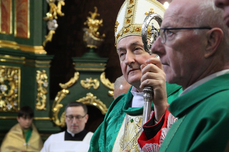 Dąbrowa Tarnowska. Poświęcenie odnowionego ołtarza, obrazu i ambony