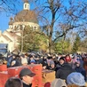 Ks. Kryża z Zaporoża: ludzie potrzebują żywności i pomocy medycznej 
