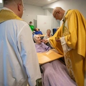 Abp Adrian Galbas w Hospicjum Caritas