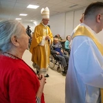 Abp Adrian Galbas w Hospicjum Caritas