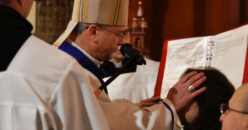 Modlitwa za chorych w zielonogórskiej konkatedrze