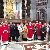 Z bp. Markiem Solarczykiem w bazylice św. Piotra.