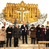 Rodzice kapłanów i sióstr z ks. Sławomirem Rakiem (z lewej) i ks. Arkadiuszem Wolskim.