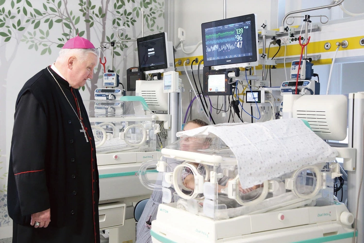 	Bp Romuald Kamiński odwiedził pacjentów w Międzyleskim Szpitalu Specjalistycznym.