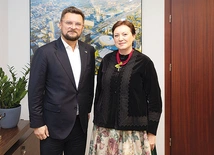 Prezydent Marcin Krupa i nowo powołana pełnomocnik ds. regionalizmu.