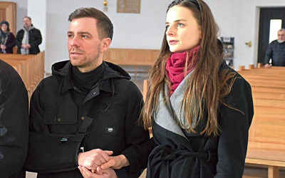 	W trakcie Mszy św. kilkadziesiąt par odnowiło przyrzeczenia małżeńskie.