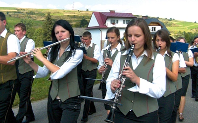 Muzykują też góralki spod Babiej Góry.