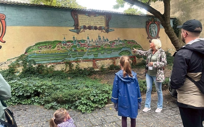 Spacery z ekspertem to okazja do poznania miasta z zupełnie innej strony.