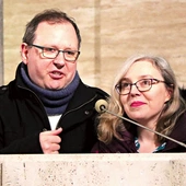 Po Mszy św. rozpoczynjącej wydarzenie o swoich doświadczeniach mówili Katarzyna i Marcin Kwiatkowscy.