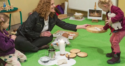 Przypowieści mieszkają w pudełkach. Godly Play – nowy sposób opowiadania dzieciom o Biblii