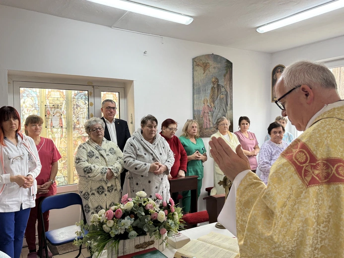 W rawskim szpitalu Eucarystii przewodniczył ks. Bogumił Karp.