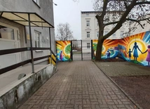 Mural w Centrum Kryzysowym Caritas w Koszalinie