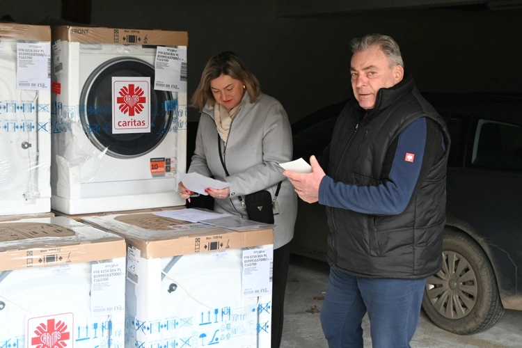 Opolska Caritas przekazuje sprzęt AGD powodzianom