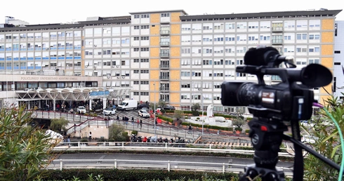 Papież przeszedł badania w szpitalu, rozpoczął terapię farmakologiczną