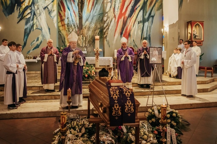 Ostatnie pożegnanie ks. Ludwika Grochowiny