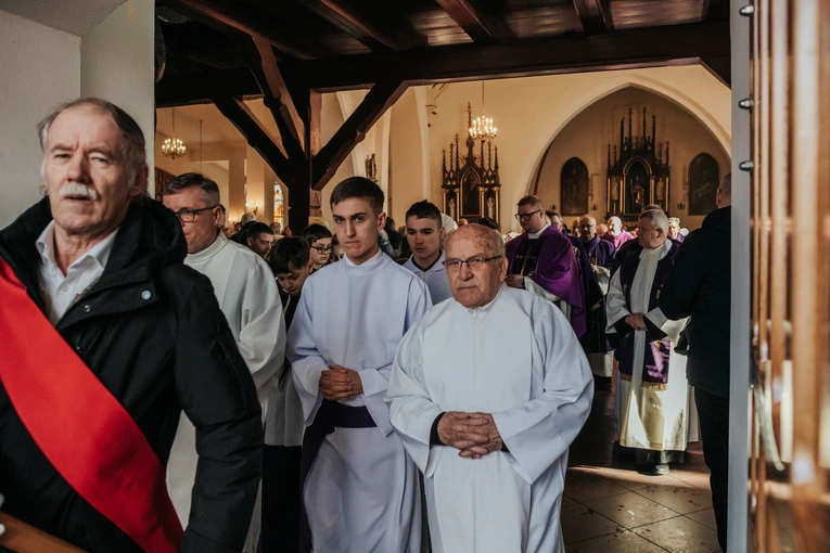 Ostatnie pożegnanie ks. Ludwika Grochowiny
