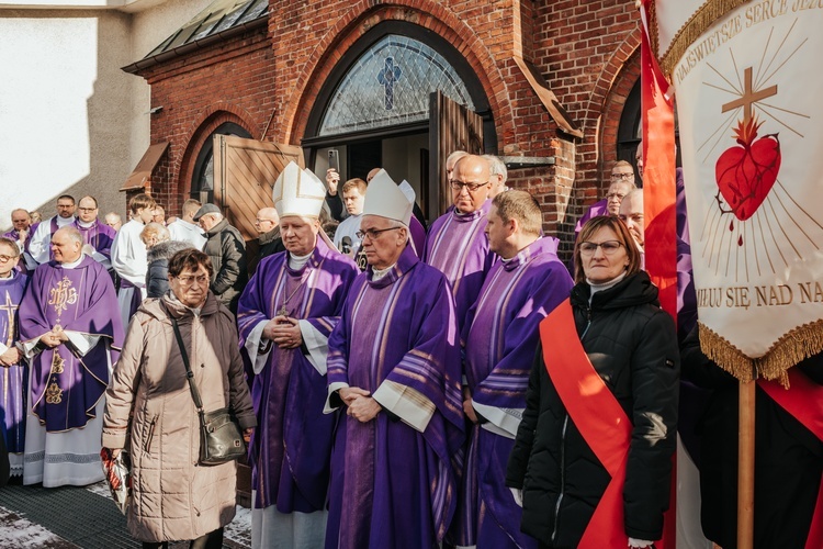 Ostatnie pożegnanie ks. Ludwika Grochowiny