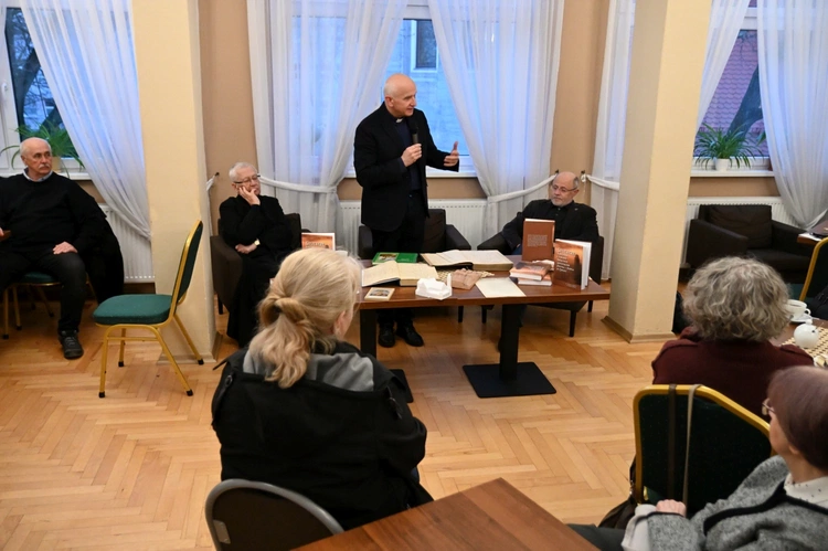 Spotkanie autorskie w parafii Świętych Apostołów Piotra i Pawła w Opolu