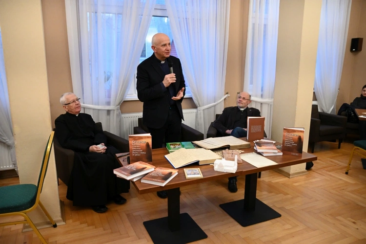 Spotkanie autorskie w parafii Świętych Apostołów Piotra i Pawła w Opolu