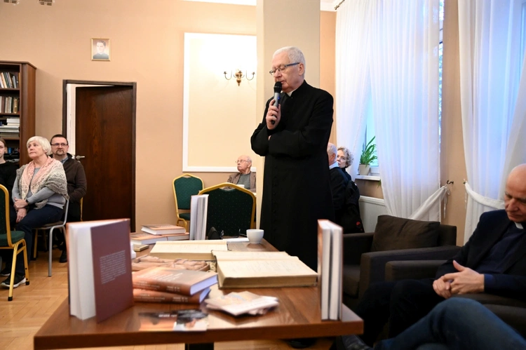 Spotkanie autorskie w parafii Świętych Apostołów Piotra i Pawła w Opolu