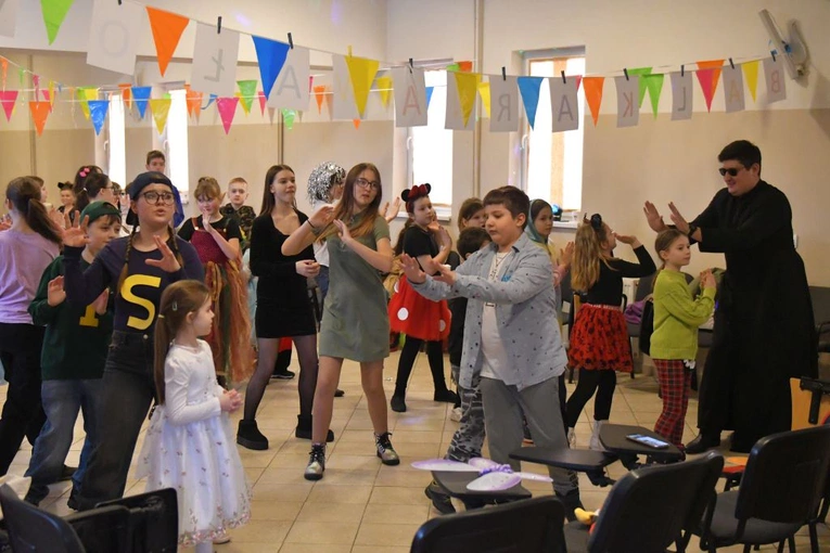 Bal karnawałowy z Urwisami Maryi w gorzowskiej parafii