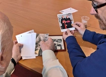 Księża seniorzy wspominają kard. Bolesława Kominka w ramach Roku Pojednania