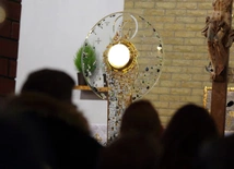 Adoracja Najświętszego Sakramentu w intencji poszkodowanych w powodzi