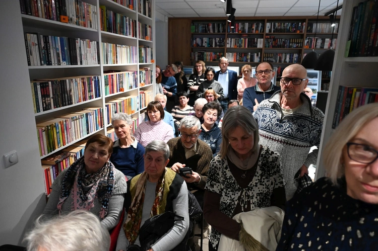 Wystawa górskich fotografii ks. Mariana Bednarka