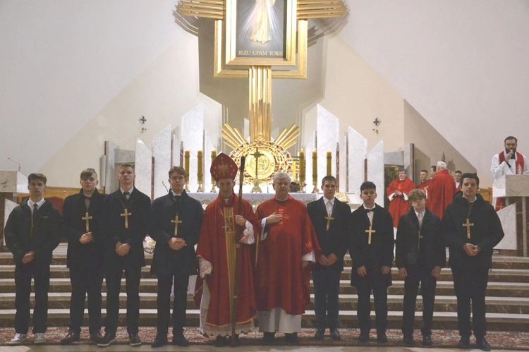 Bierzmowanie w par. Miłosierdzia Bożego w Dębicy