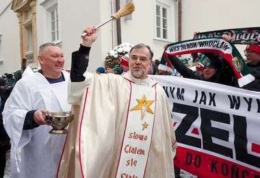 Ministrant Wrona przy ołtarzu służy już 50 lat