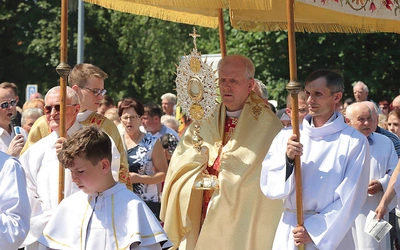 Ks. Stanisław Błaszkowski kieruje parafią św. Mikołajajuż od 20 lat.