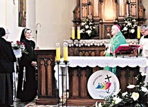 Podczas liturgii w klasztornym kościele.