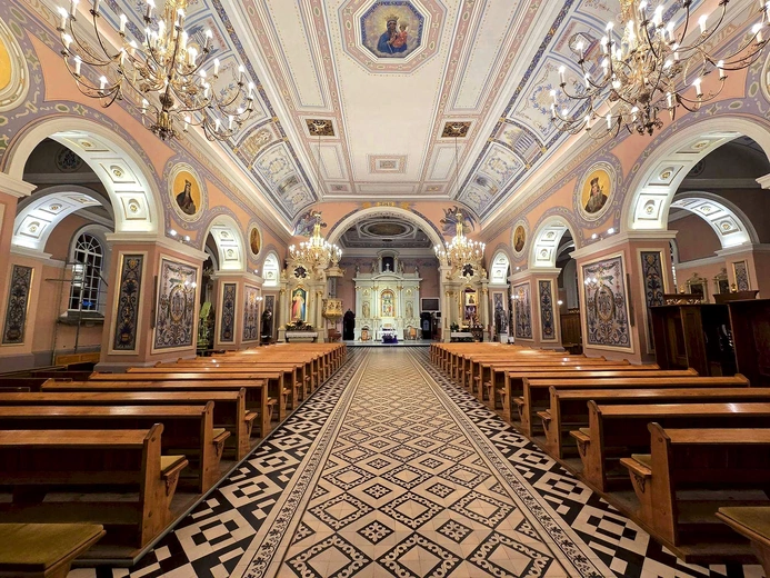 	Okazałe wnętrze jednej z 23 świątyń jubileuszowych Roku Świętego.
