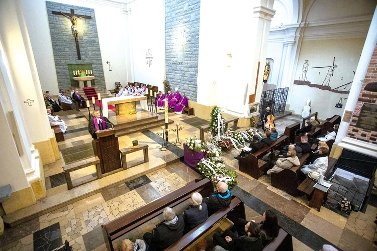 	Zmarła, jak przypominano w czasie uroczystości, była przekonana, że kiedyś dojdzie do jedności eucharystycznej.