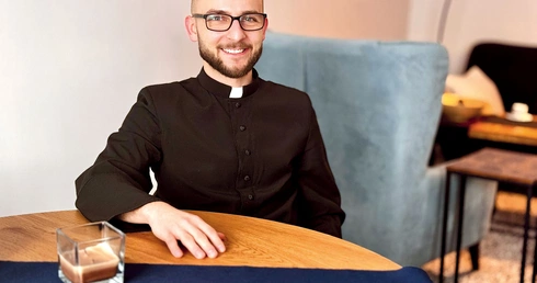 	– Apostołowie od samego początku nie byli ideałami i nie byli nimi nawet na samym końcu. Byli mężczyznami, których Jezus zaprosił do szczególnej relacji – podkreśla ks. Mariusz Maluszczak, prefekt roku propedeutycznego w Wyższym Seminarium Duchownym w Świdnicy.