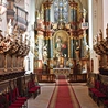 	Ołtarz główny i prezbiterium już  po renowacji.