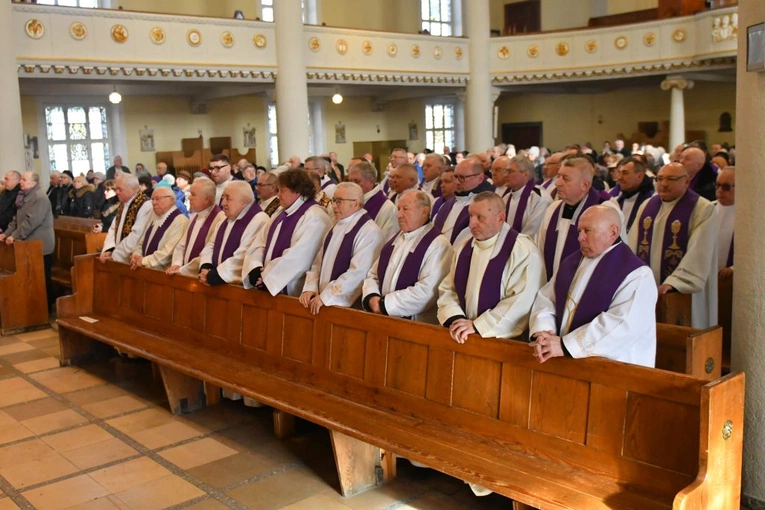 Ostatnie pożegnanie śp. ks. prałata Zbigniewa Stekiela