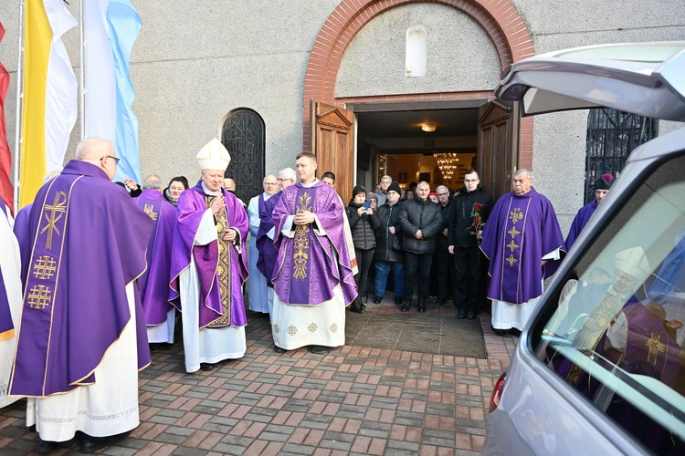 Pogrzeb ks. Józefa Mietły