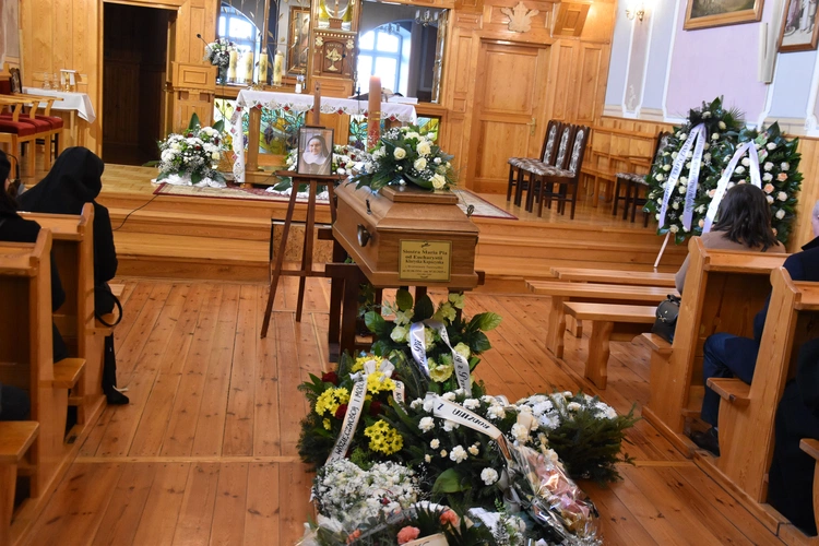 Przasnysz. Pogrzeb s. Marii Pii od Eucharystii
