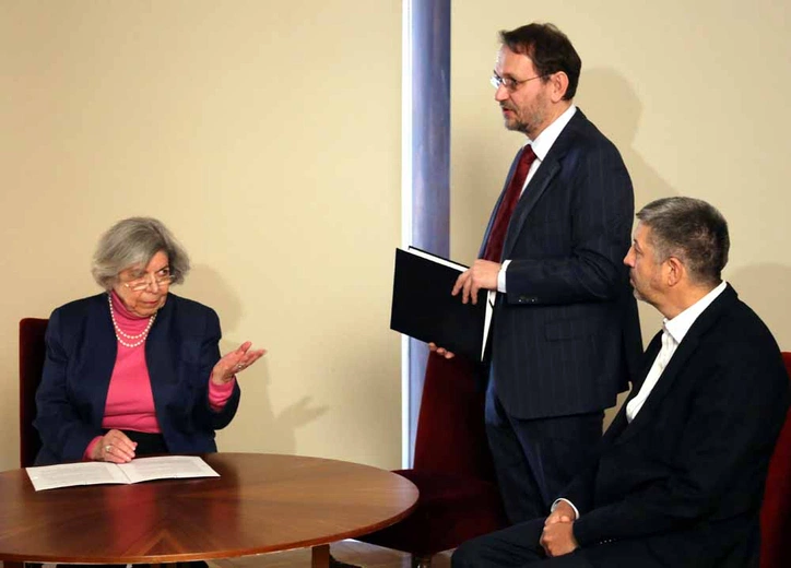 Zabytkowy puchar podarowany do zbiorów wawelskich