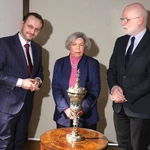 Zabytkowy puchar podarowany do zbiorów wawelskich