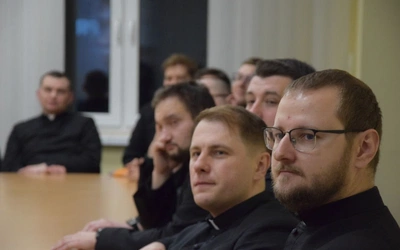 Ksiądz w sieci Sieci