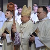 Bp Olszowski do nowych diakonów: Jezus uzdalnia was do tej służby