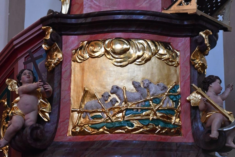 Wnętrze zabytkowej świątyni w Kotli odzyskało dawny blask