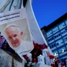 Papież na Anioł Pański: Nie bójcie się ryzykować miłości!