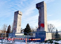 Ten obiekt propagandowy musi być usunięty