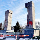 Ten obiekt propagandowy musi być usunięty