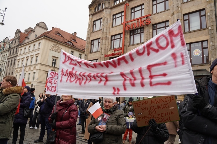 Manifestacja "Tak dla edukacji, nie dla deprawacji"